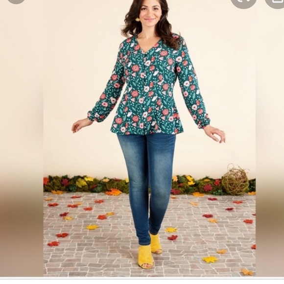 Matilda Jane Yesteryear Floral blouse - Picture 3 of 7